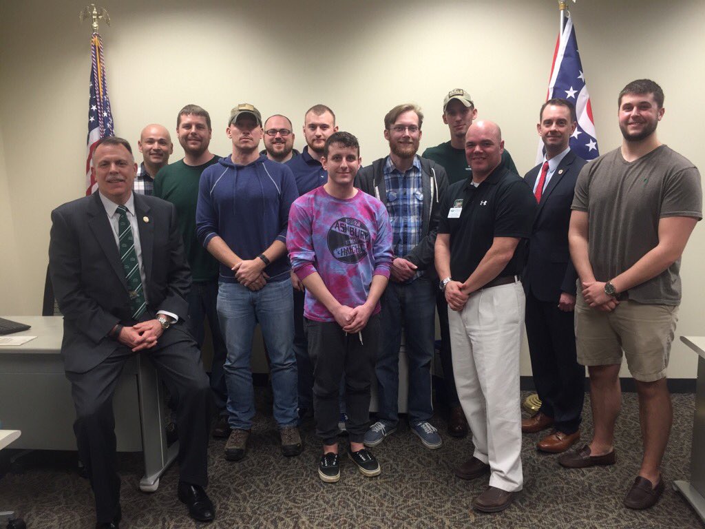 <a href="/ohiou/">Ohio University</a> @OUVetsCenter sharing <a href="/OhioVets/">OH Dpt Veterans Svcs</a> &amp; <a href="/OMVetJobs/">OhioMeansVeteranJobs</a> resources &amp; listening #OUCombatVeteransClub &amp; Student Vets Club