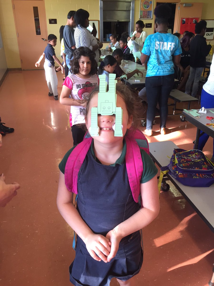 eric_fasone's tweet photo. Family literacy night #balancingrobots #kreativekids @SeminoleTrails https://t.co/1Wd5qztjCL