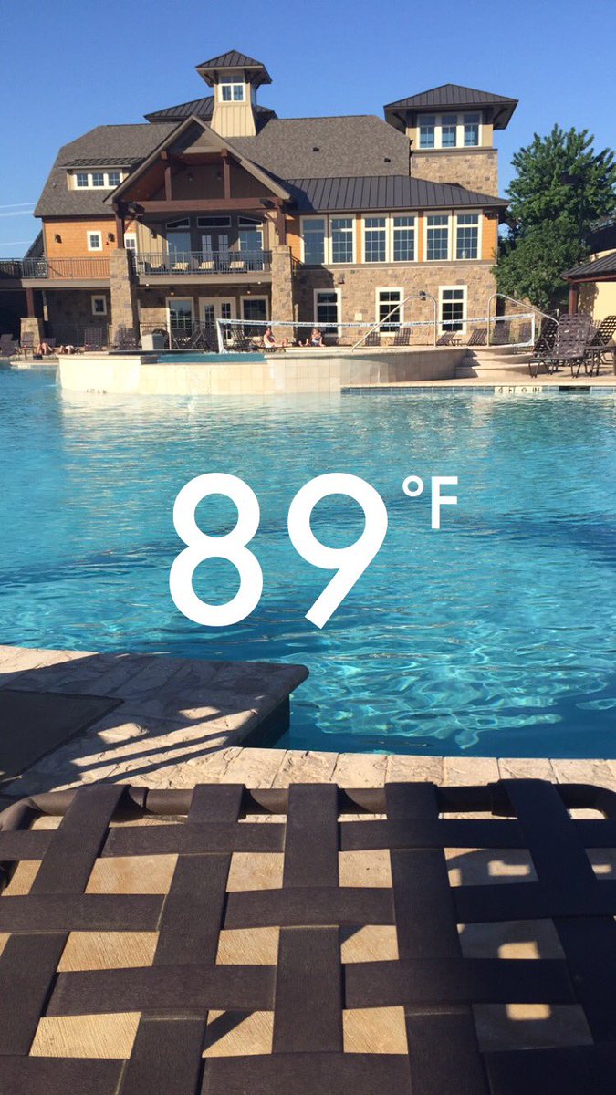txstbkat's tweet photo. Happy business plan submission day! Taking advantage of this beautiful weatherβοΈ @KohlsCampus #KICC16 #txst #bkat https://t.co/obvJRtcy1j