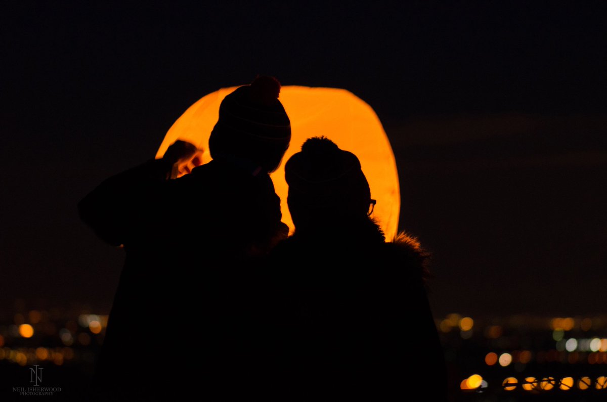 Neil Isherwood (@isheywoo) on Twitter photo Great turn out for the lantern release at Billinge Hill. <a href="/StHelensHour/">#sthelenshour</a> <a href="/sthelensstar/">St Helens Star</a> <a href="/StHelensUnltd/">st helens unlimited</a> Great turn out for the lantern release at Billinge Hill. <a href="/StHelensHour/">#sthelenshour</a> <a href="/sthelensstar/">St Helens Star</a> <a href="/StHelensUnltd/">st helens unlimited</a>