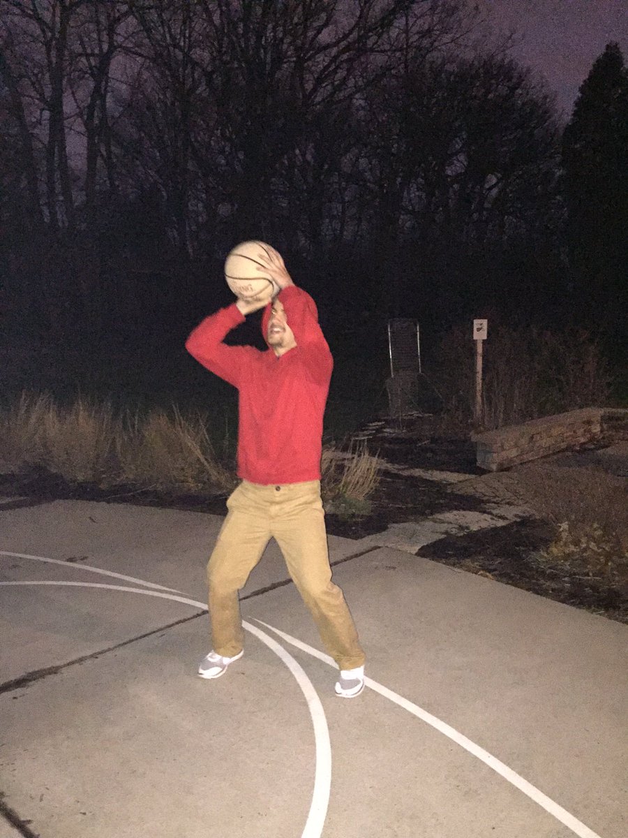 YMCANYKNICKS's tweet photo. Bobby J getting some off season work in outside #Knicks2017 https://t.co/lw2abJJcqO