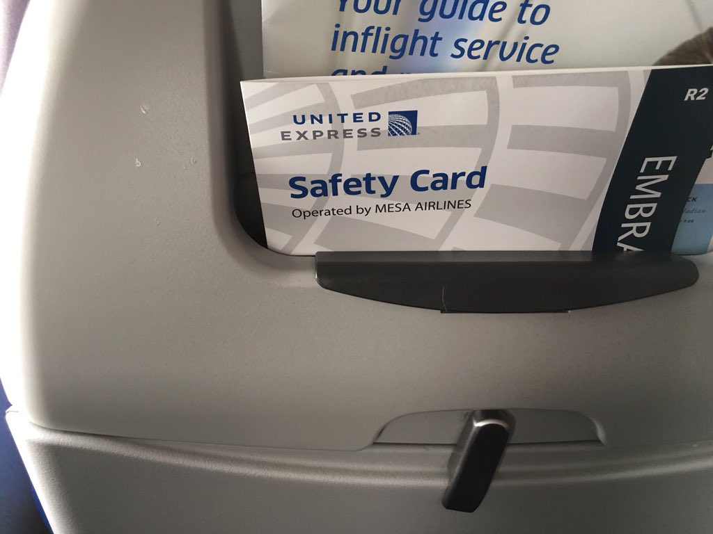 DeedeeLeith's tweet photo. @unitedAirlines Gross! On flight UA6223 seat and tray filthy! Do you EVER clean the planes?! https://t.co/uFrmpUbMn9
