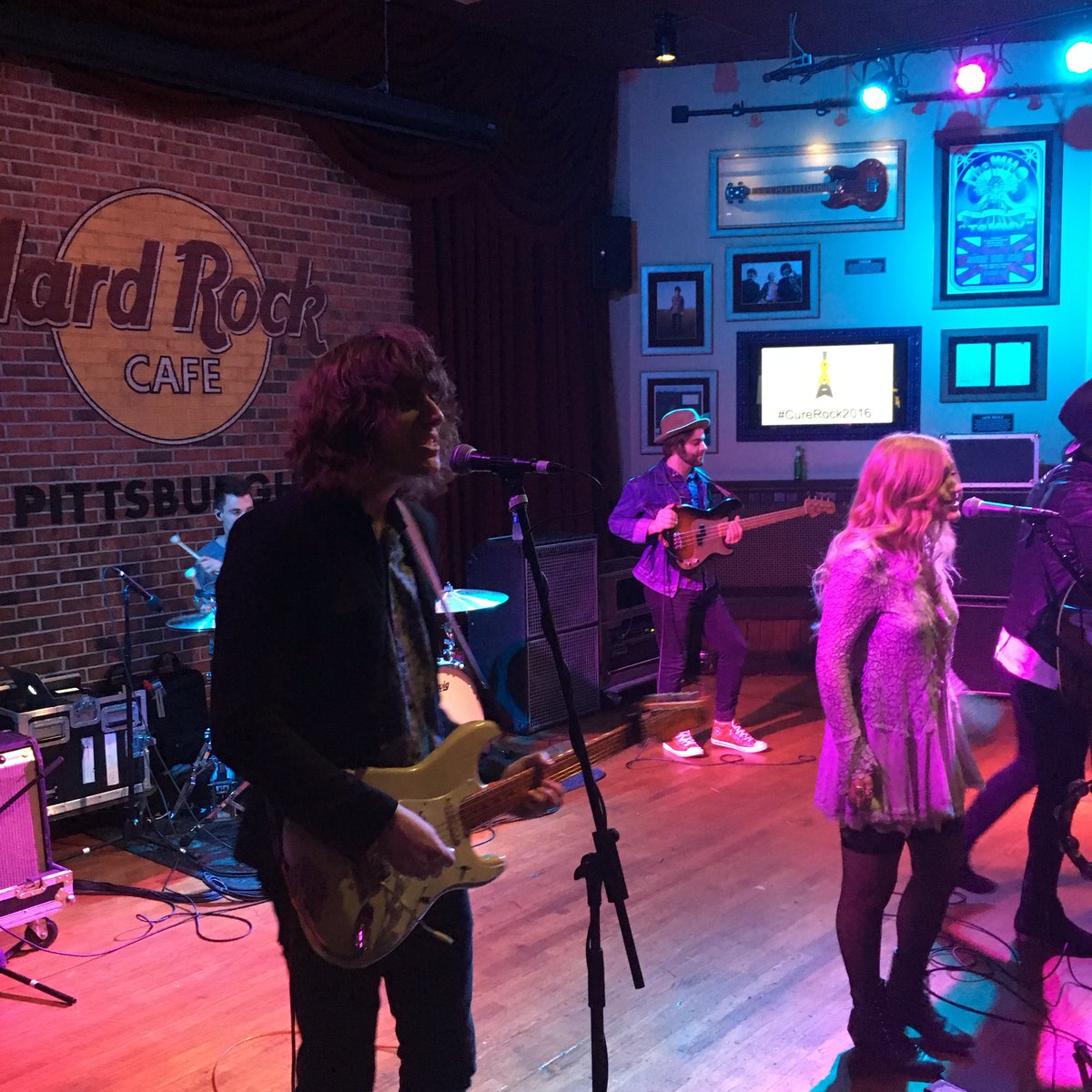 DavidJCohenCS's tweet photo. Benefit to cure pediatric cancer #curerock2016 https://t.co/MNHGblGpp5
