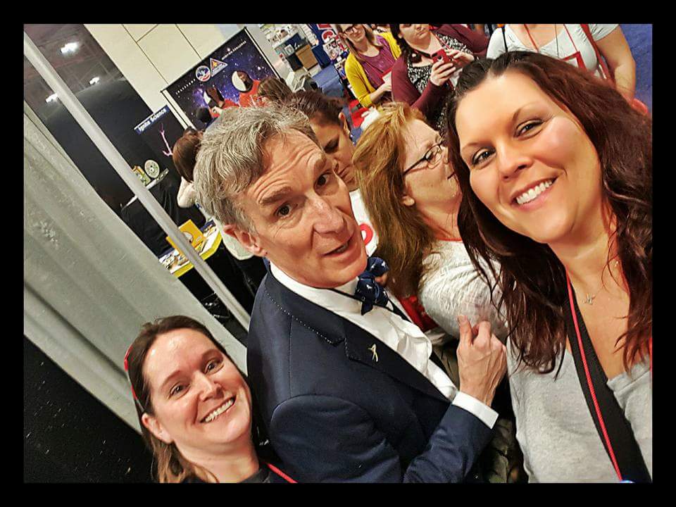Froggie249427's tweet photo. #chillinwithBill #STEAMteam thanks Bill for posing with Bill @BillNye #change the world https://t.co/vXonKf6f7v