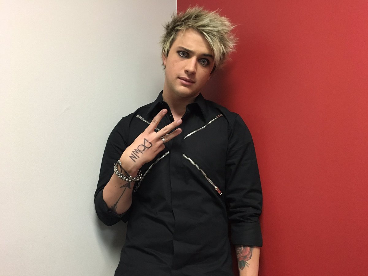 AmericanIdol's tweet image. RETWEET to show @DaltonRapattoni your love! #IdolTop3