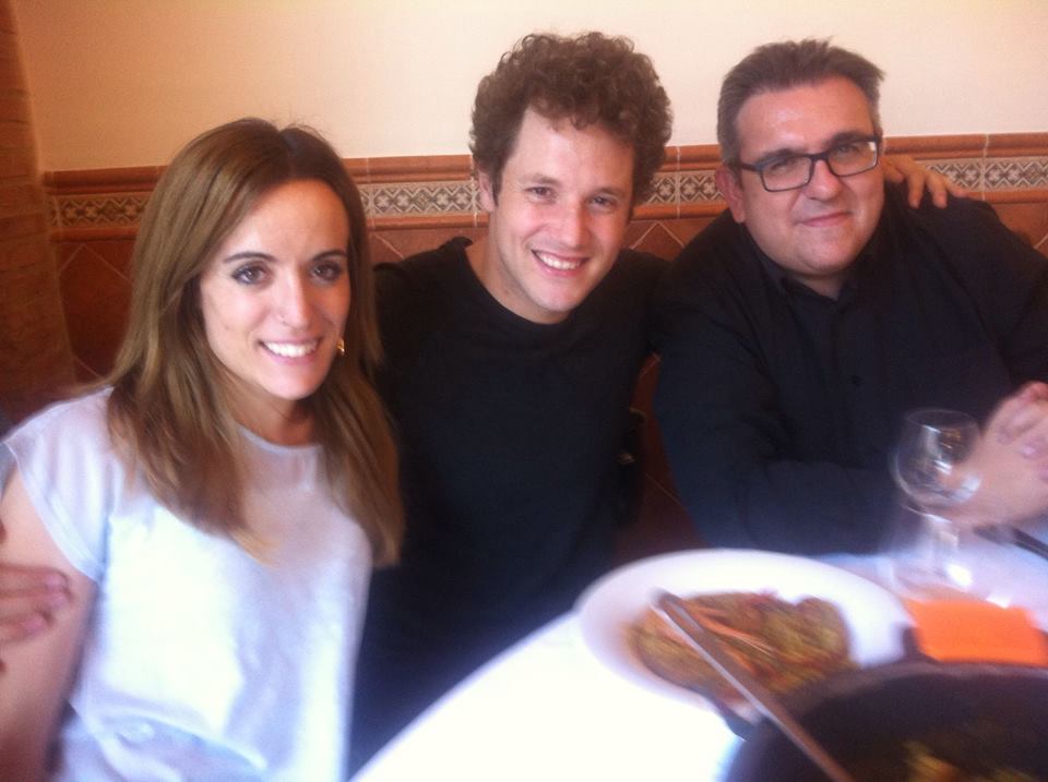 playradiovlc's tweet photo. Tras @playradio, a comer a #CasaBorras y a #DiscomovidaTV en @11tv_valencia con @DanielDiges https://t.co/ENL0MByS5w https://t.co/Y2QE0UlHkm
