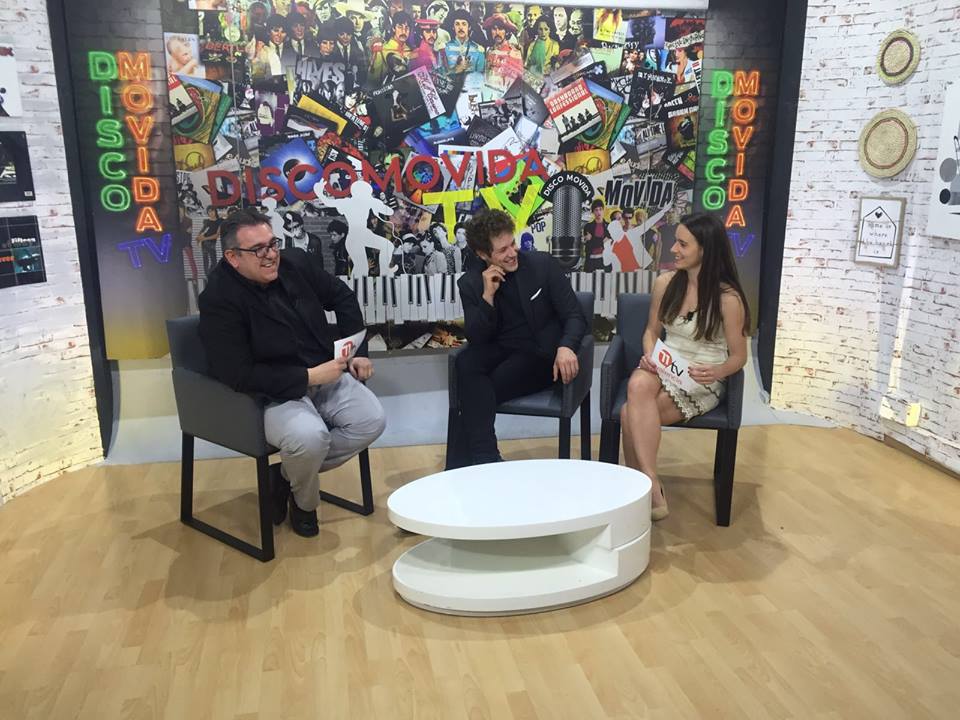 playradiovlc's tweet photo. Tras @playradio, a comer a #CasaBorras y a #DiscomovidaTV en @11tv_valencia con @DanielDiges https://t.co/ENL0MByS5w https://t.co/Y2QE0UlHkm