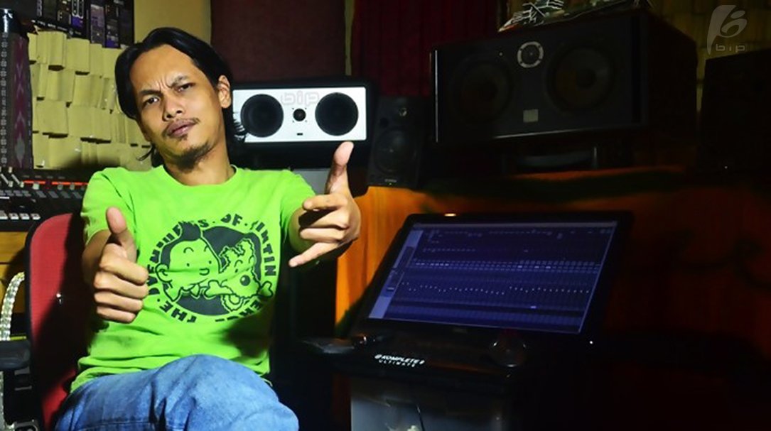 Happy Birthday keyboardist terbaik kami <a href="/IndraQ/">Indra Qadarsih</a> Sukses dalam karir bermusik juga usahanya. #HBDIndraqBIP