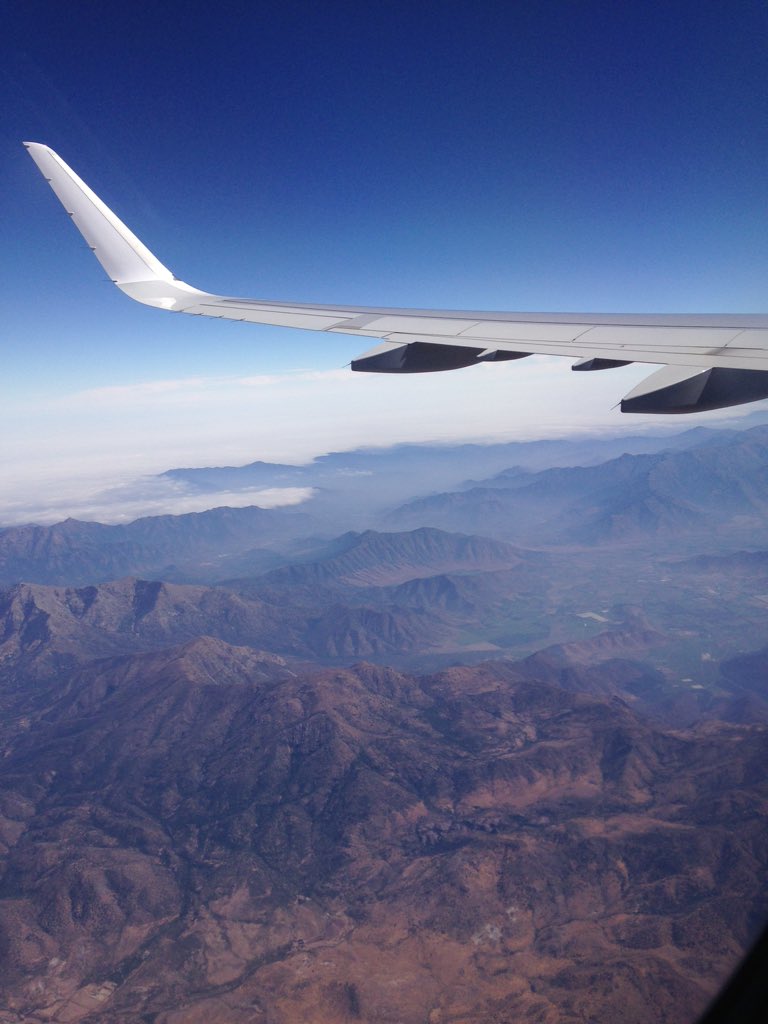 ALVofTW's tweet photo. Two weeks ago I was exploring the mountains &amp; deserts of #Chile - so beautiful I had to share #landscape #wow https://t.co/z9oR2eow9X