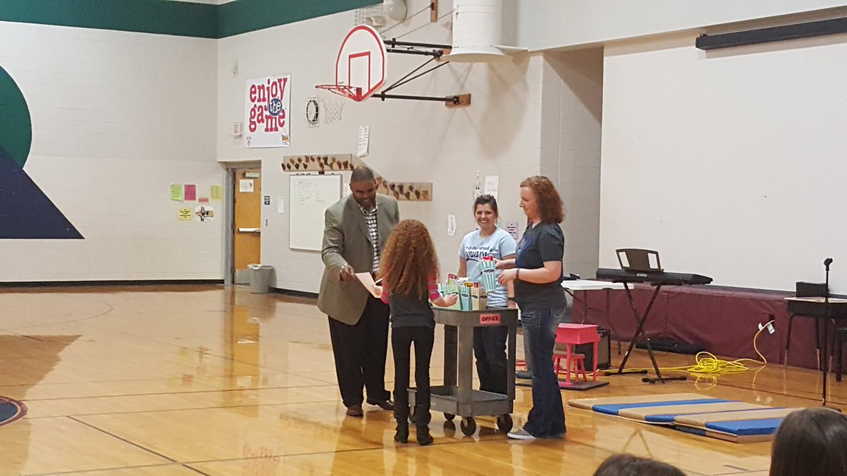 TCEJaguars's tweet image. Congrats to all of our #tcjags talent show participants you all did great! Thank you @Lander06 for joining! #raypec