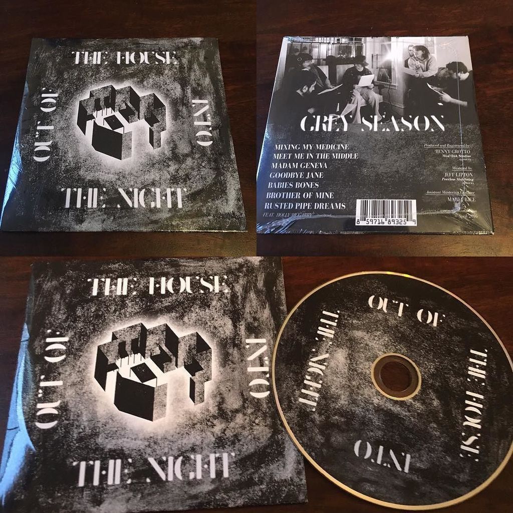 GreySeasonBand's tweet photo. Look what we just got in the mail. https://t.co/v0Fst9AWt8 https://t.co/fhQpyOLxK2