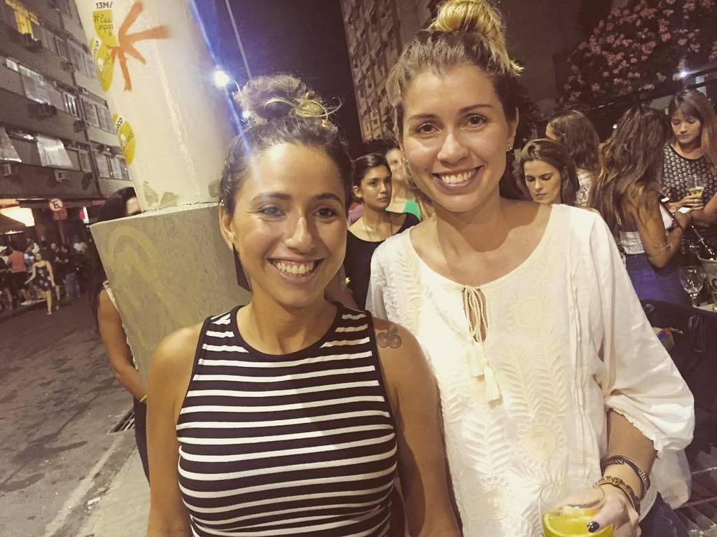 instaipanema's tweet image. Botando o papo em dia #quasesexta @alinecampista by gabrielabalbuenaperes ift.tt/1SDaakL