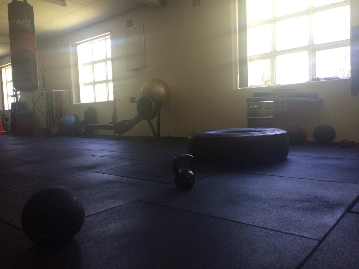 jamesboffpt's tweet photo. I love starting with a circuit. #fitness #health #boffspt #personaltrainer #newcastlefit https://t.co/YdVGKZdUbv