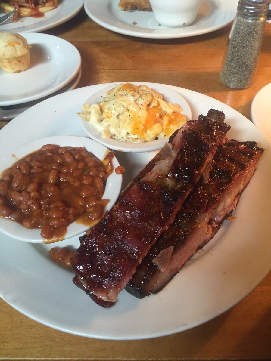 KAPEgotFOOD's tweet photo. #foodwithkape #ribs https://t.co/eobrZLGebH
