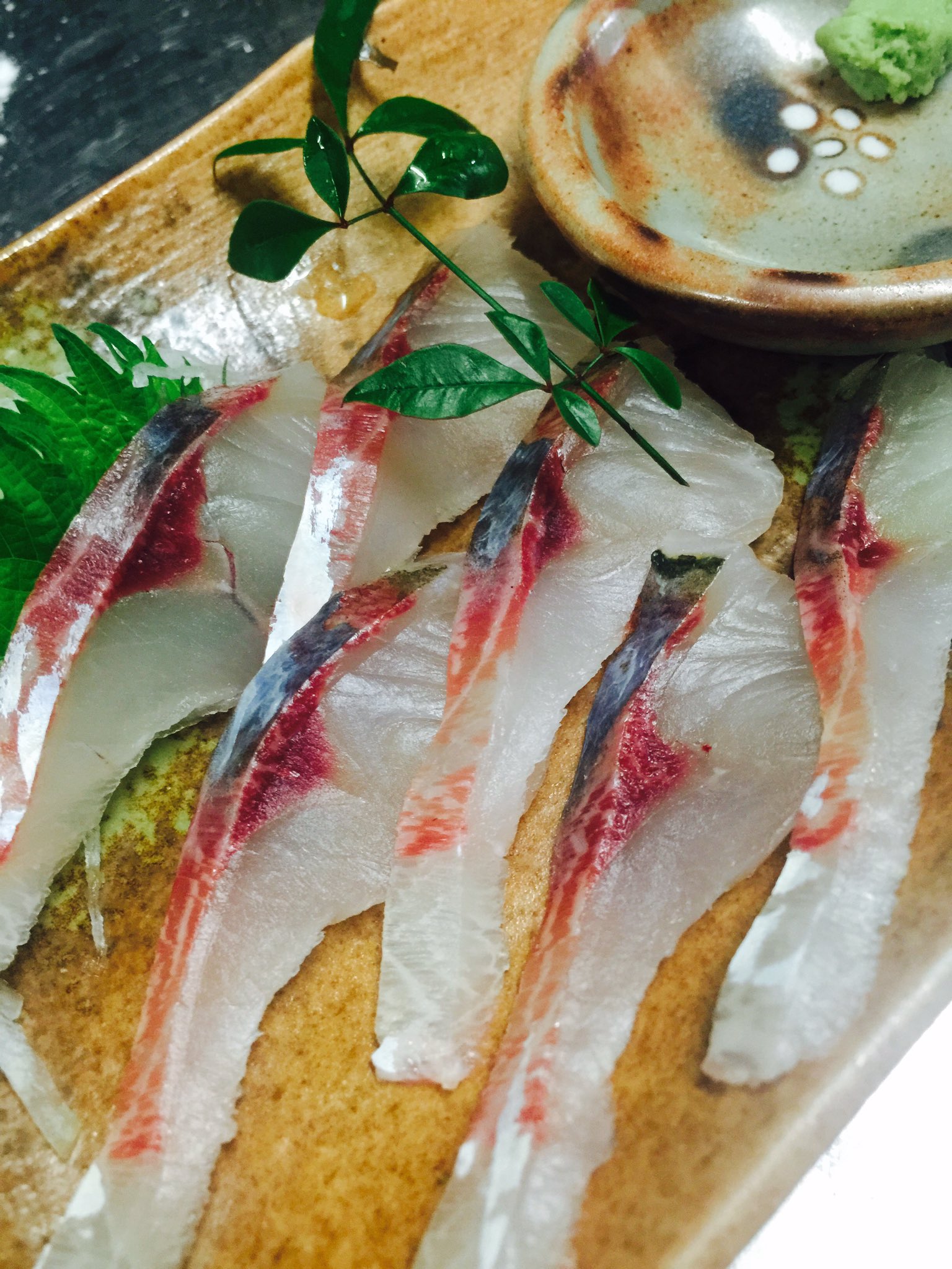 三ッ角屋 4月1日 金 海ボラの刺身 鯖の塩焼き 本メバルの煮付け チキンみそかつ ボラの刺身と言うても川ボラではなく 海の沖に生息してる海ボラです 新鮮なボラしか刺身にできないので珍しいです 味は鯛より美味いです T Co