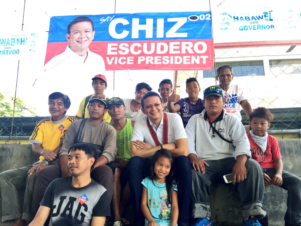 ChizNewsCentral's tweet photo. @SayChiz finishes his visit in Lagawe, Ifugao! #ChooseChiz #CHIZ2016 #WalangMaiiwan https://t.co/gpU73Sey9O