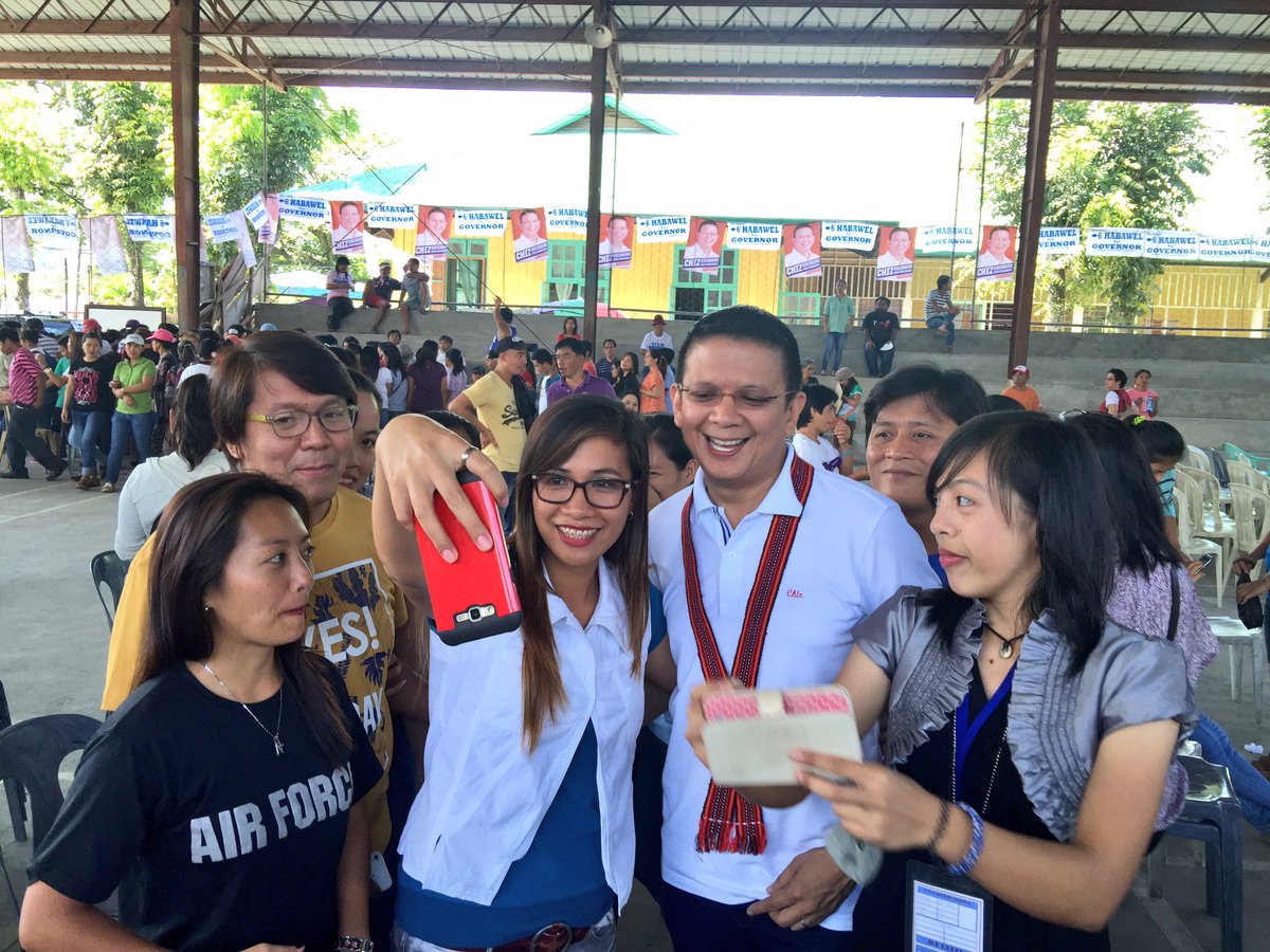 ChizNewsCentral's tweet photo. @SayChiz finishes his visit in Lagawe, Ifugao! #ChooseChiz #CHIZ2016 #WalangMaiiwan https://t.co/gpU73Sey9O