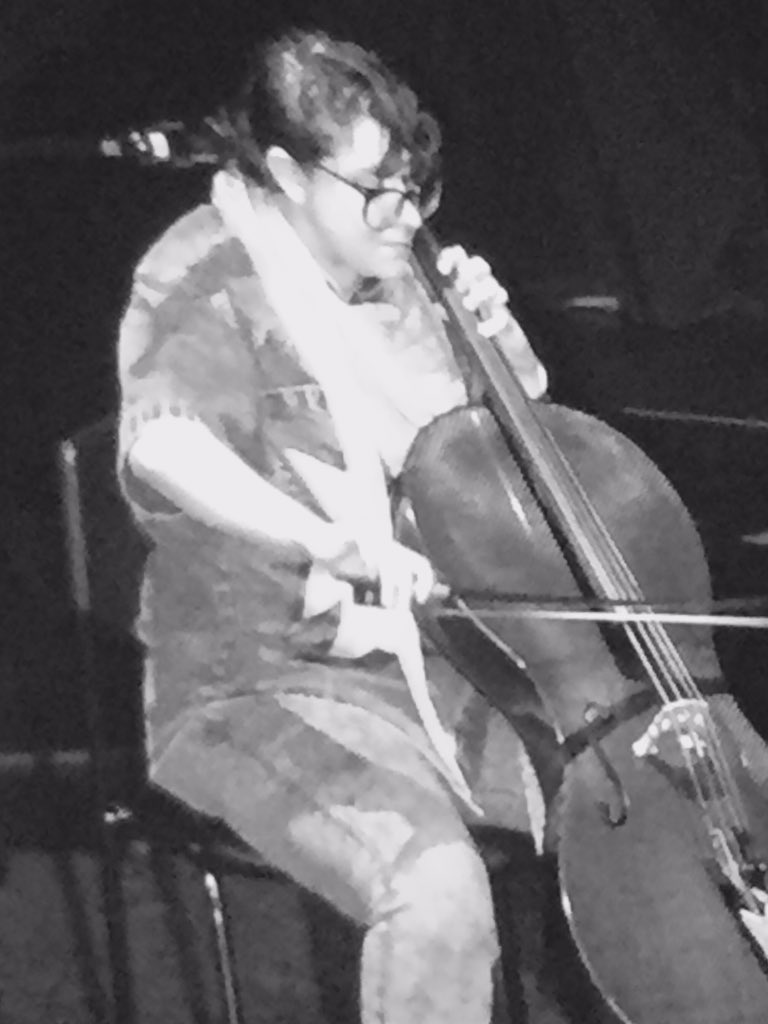 piyesisbrand's tweet photo. Soulful Metis @cris_derksen telling a story with her violin #JUNOS #IndigenousShowcase https://t.co/c2HPE4dWXp