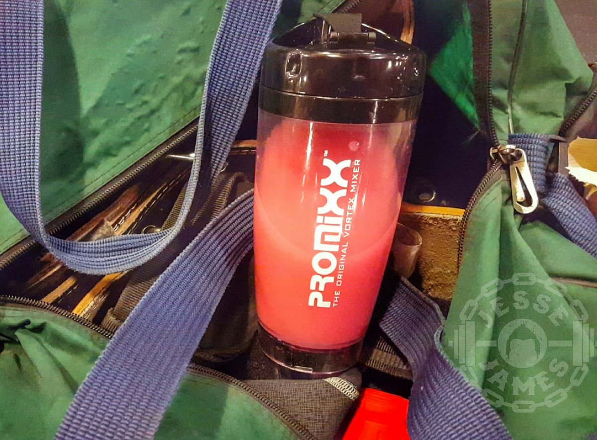 rollinsw0llen's tweet photo. @promixxmixer + @EvogenNutrition #AminoJect = best #BCAAS &amp; mixer 💯 #promixx #nike #evogen https://t.co/X6F8TTamHW https://t.co/FrB6O9WECG