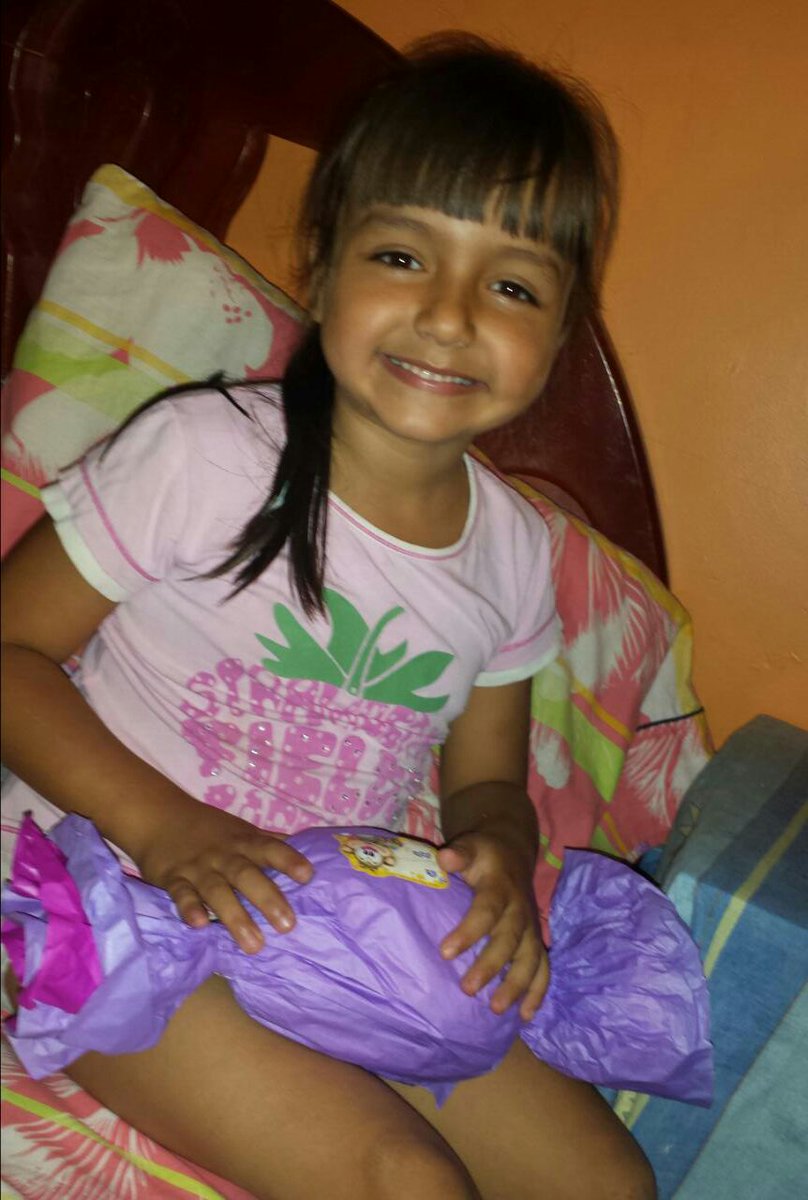 AlejaMedina02's tweet photo. Ella es la mejor 👑 La cumpleañera más hermosa 🎂🎉🎁 Te Amo Infinitamente 😚💝👧 https://t.co/IfO1T0L3Fk