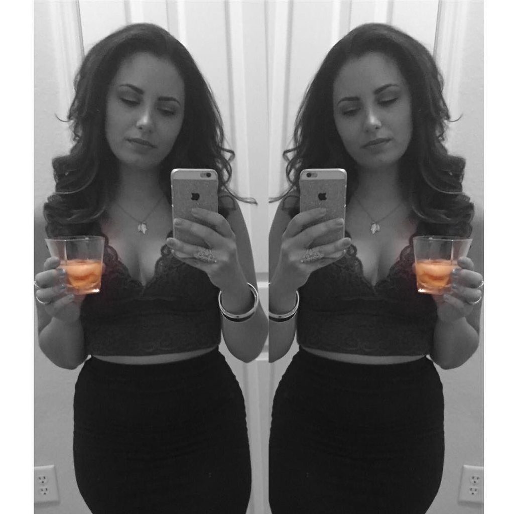 sheenabradyy's tweet image. That time when I loved the Florida heat combined with the bourbon chill. #tbt #throwbackth… ift.tt/1SDjNjq