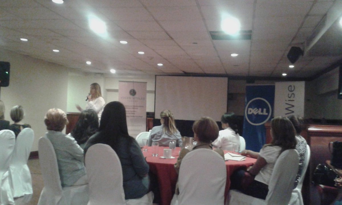 ThisisHerlinda's tweet photo. Motivadora exposicion de @ErIkANoTa y Mi viaje a Holanda. Recomendado...@vocesvitalespty y @DellPanama #DellWise https://t.co/EKVLmkqAkn