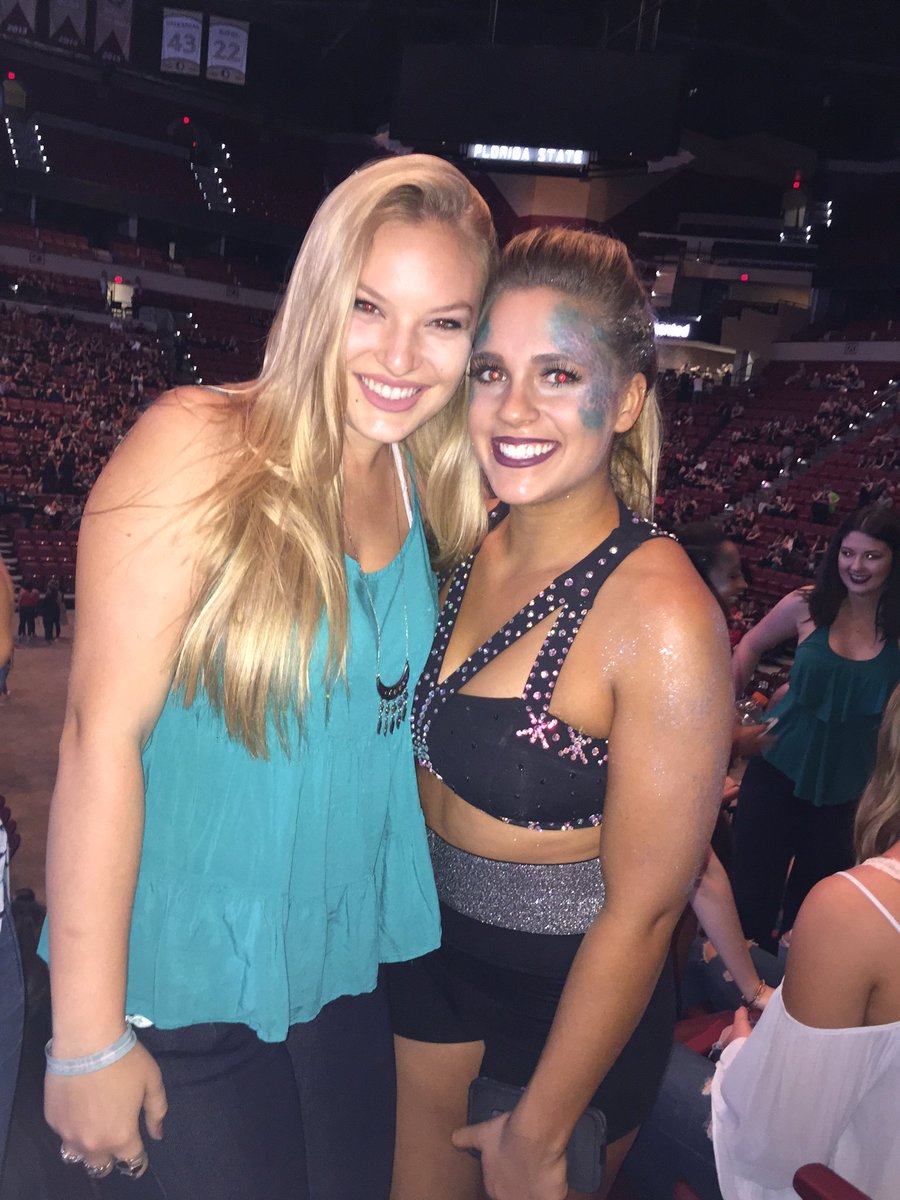 miss_islamorada's tweet photo. Congrats to @LeslieSchemer for getting 2nd place tonight! You killed it babe!!π #PiPhiLineDance https://t.co/Sj3aecO3Op