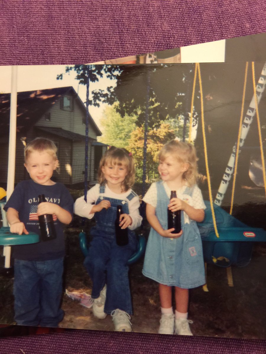 aliciaak4's tweet photo. hey @braydenmetzger look what I found #BFF #bbcuz 😎 https://t.co/i8f3KK4QLy