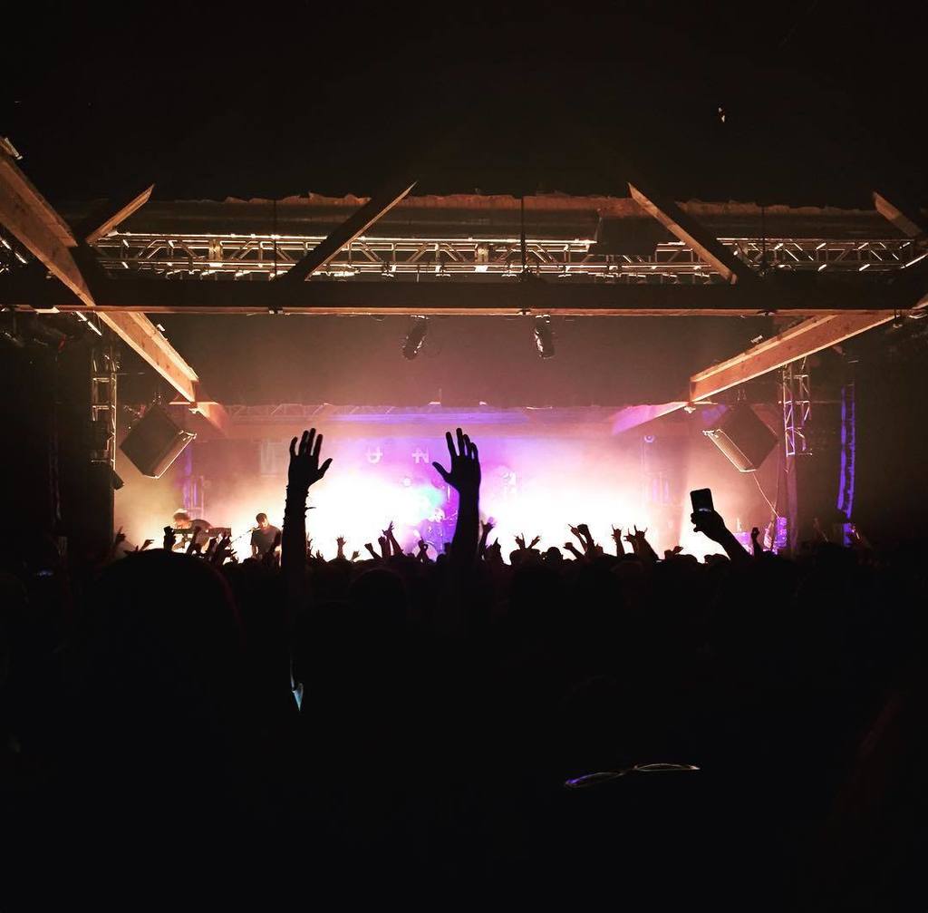 LukeLPeterson's tweet photo. Thank you all for the birthday wishes, posts, texts, calls, in person songs, and amazing h… https://t.co/DU5PajvA8h https://t.co/dpwzjKs0uB