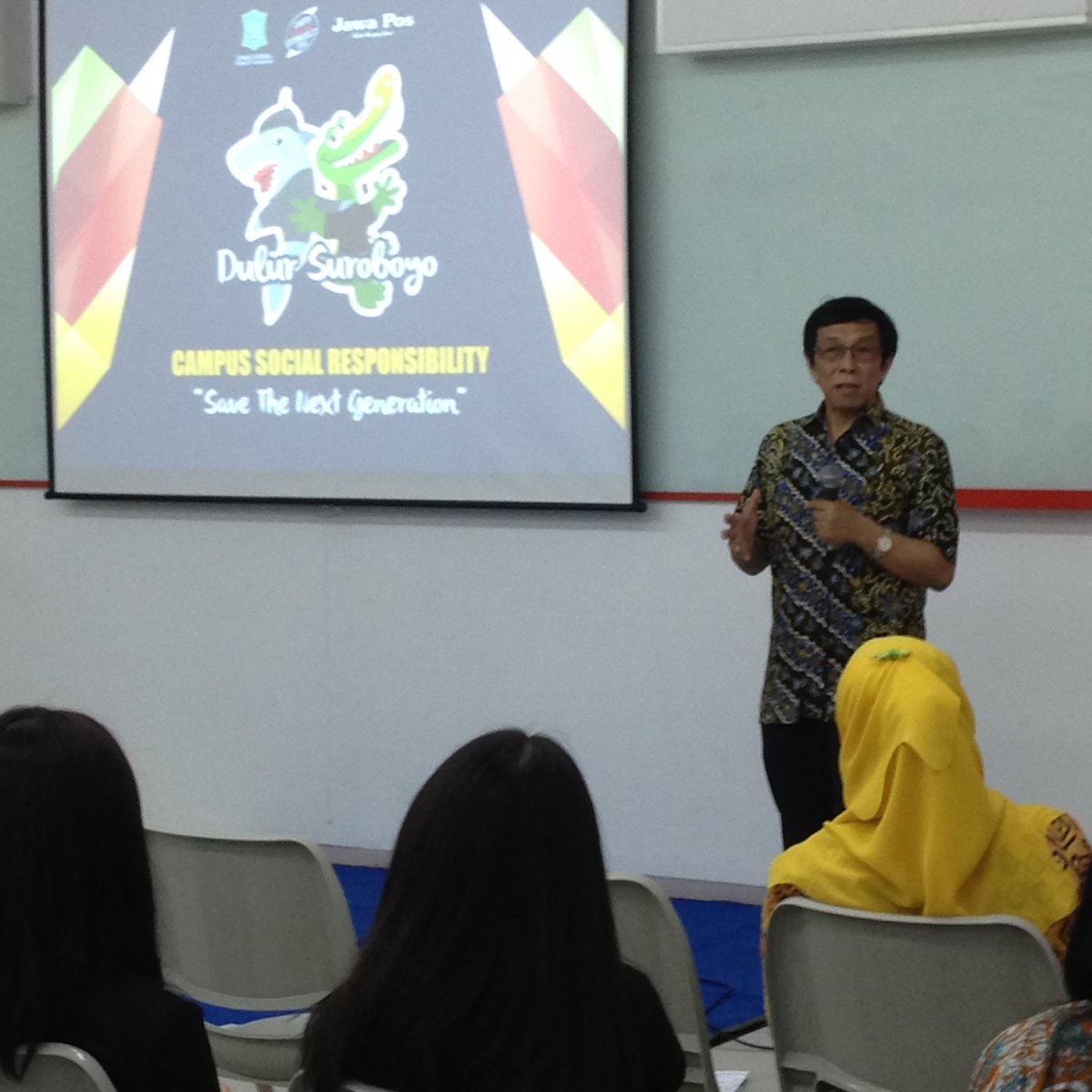 lppm_ciputra's tweet photo. Rektor Universitas Ciputra (Bpk Tony Antonio) Campus Social Responsibility @UCPeople @jawapos https://t.co/s3vmQxaLpc