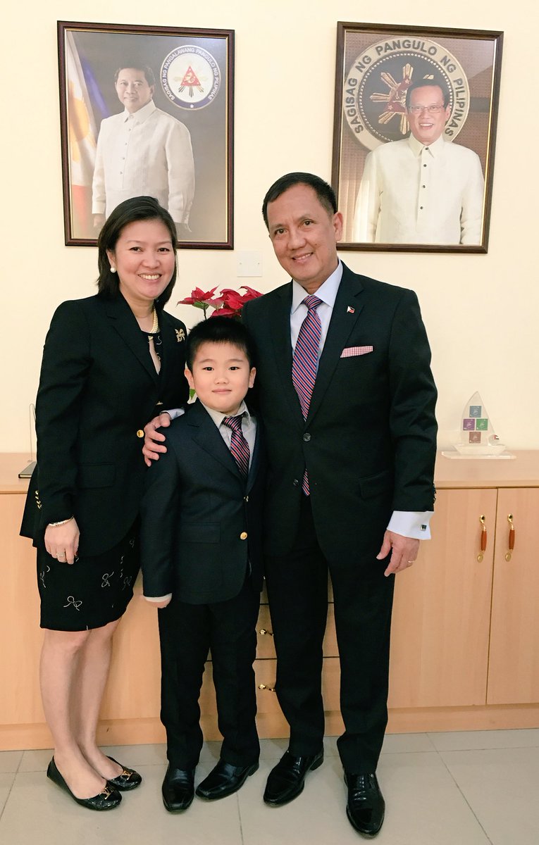 yokoramos's tweet photo. #PresentationOfCredentials #MyBrooksBrothers #ForHimForHerAndForTheMaster bought at @BrooksBrothers @AbuDhabiMallUAE https://t.co/4xLoqLv6DK