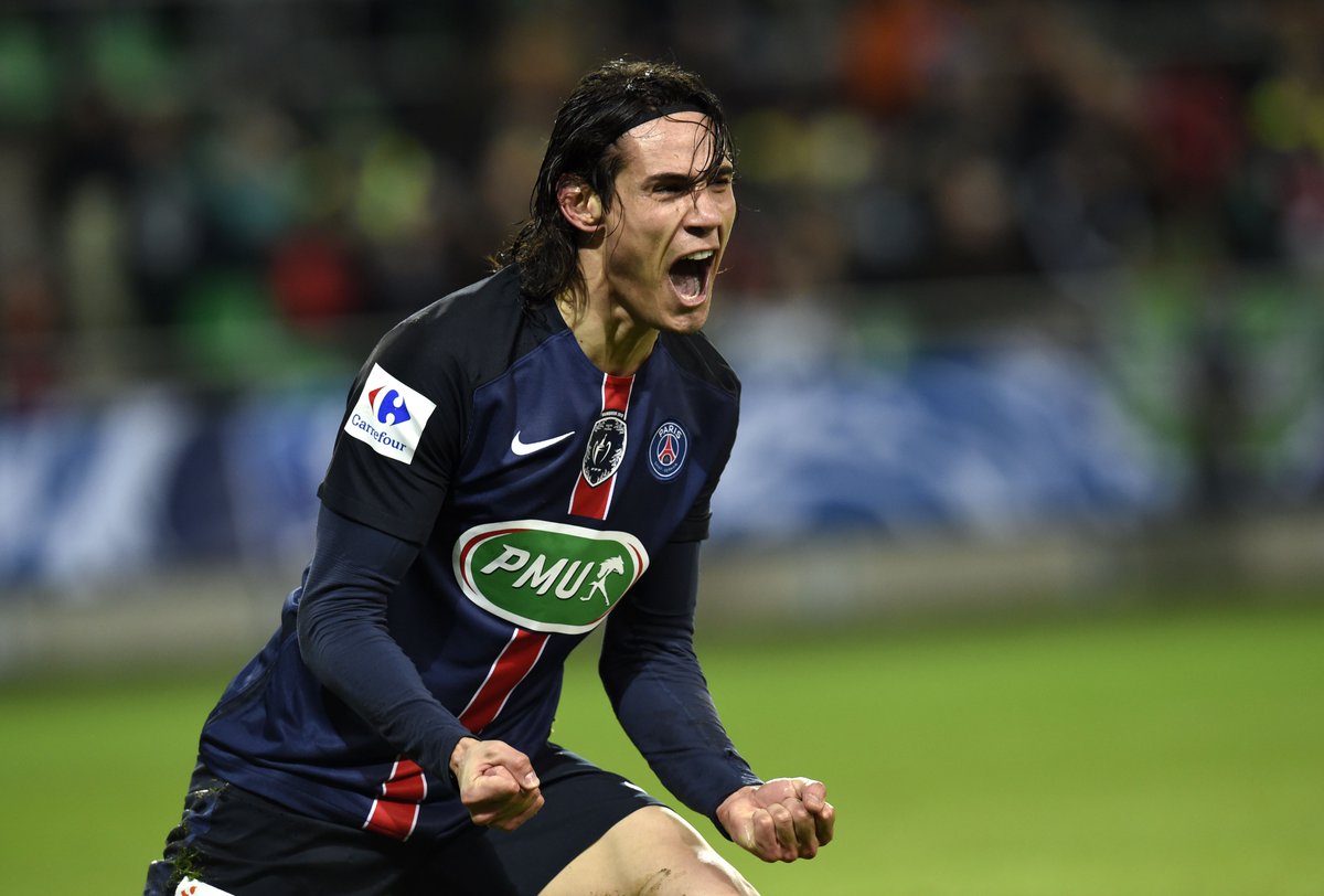 Dosis_Futbolera's tweet photo. NI DI MARÍA, NI SUAREZ, NI ZLATAN. El mejor futbolista con el que ha jugado Edinson Cavani. https://t.co/WlHdodqK4Q https://t.co/BHvEsekbWr