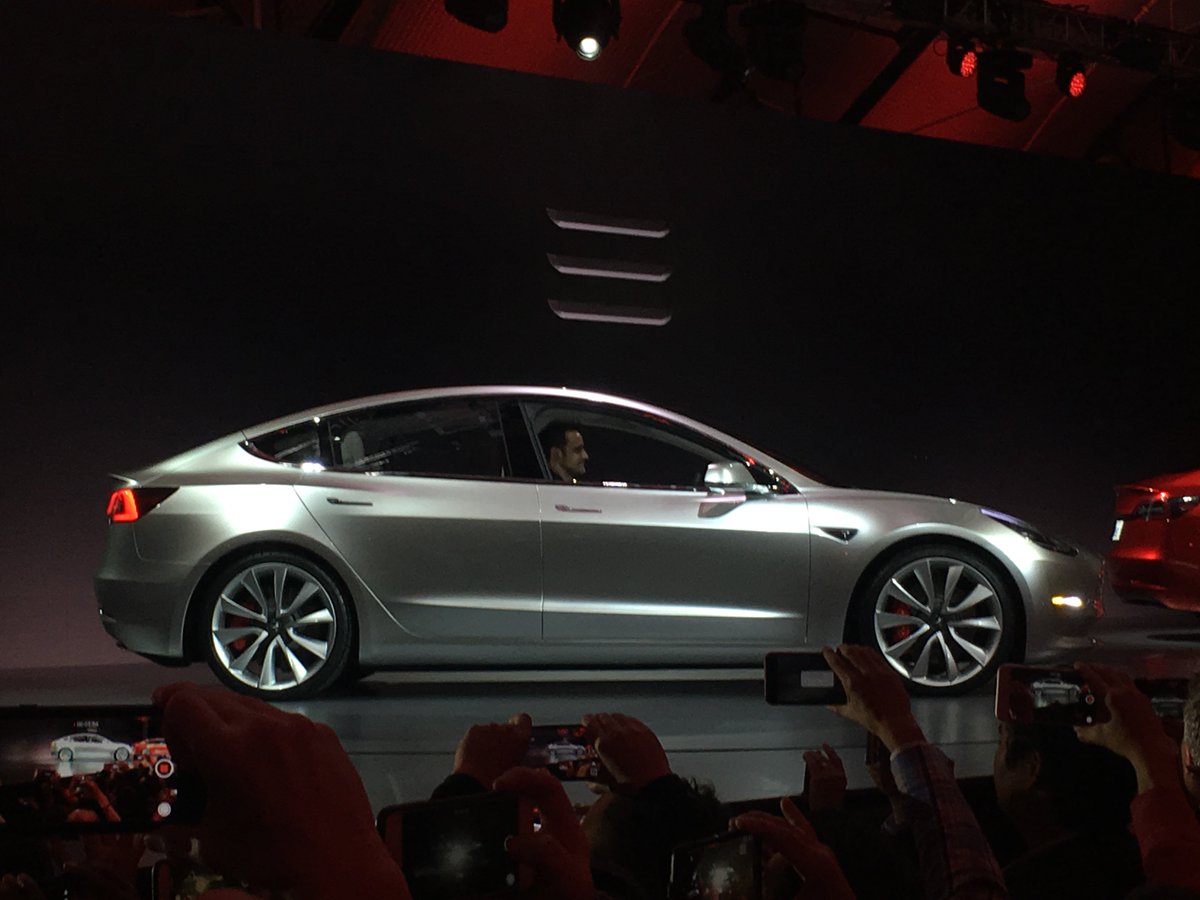 2016 - [Tesla] Model 3 - Page 3 Ce7a-HJWAAAKMdr