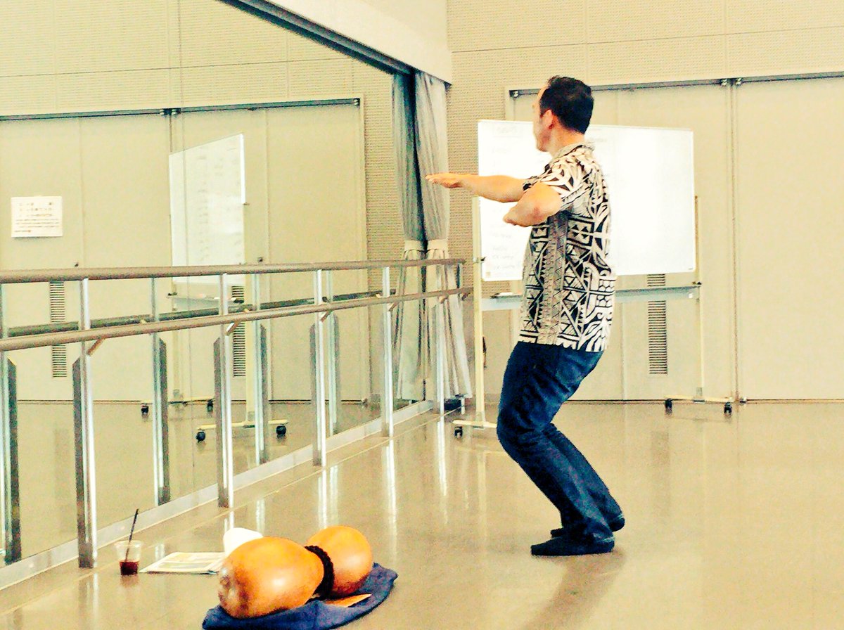 HULAJAPAN's tweet image. 本日は大阪にてクム カヴィカによる講座を開催中です！
#hulaj #hula #kumuhula #フラ