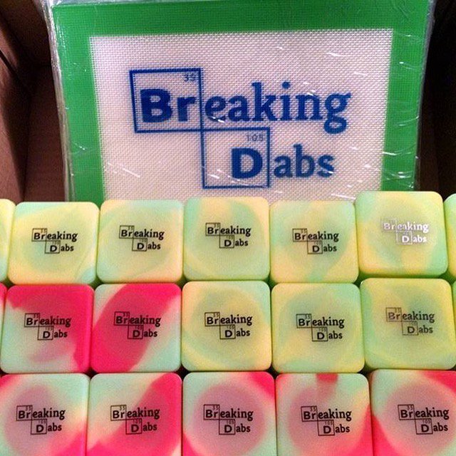O2vape's tweet photo. #BreakingDabs #WAXERZ by @710original
#dabcubes #smokeshop
#vapeshop #dabmat
#DABS #extracts
#shatterday https://t.co/iOqaf0PEwg