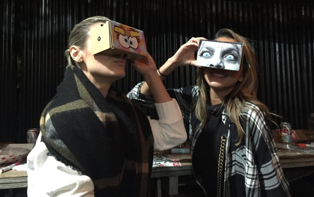 LATechDigest's tweet photo. Decorate your own @googlecardboard at @VRScout @VICE #VRTShow https://t.co/MXQ5cLdoR6