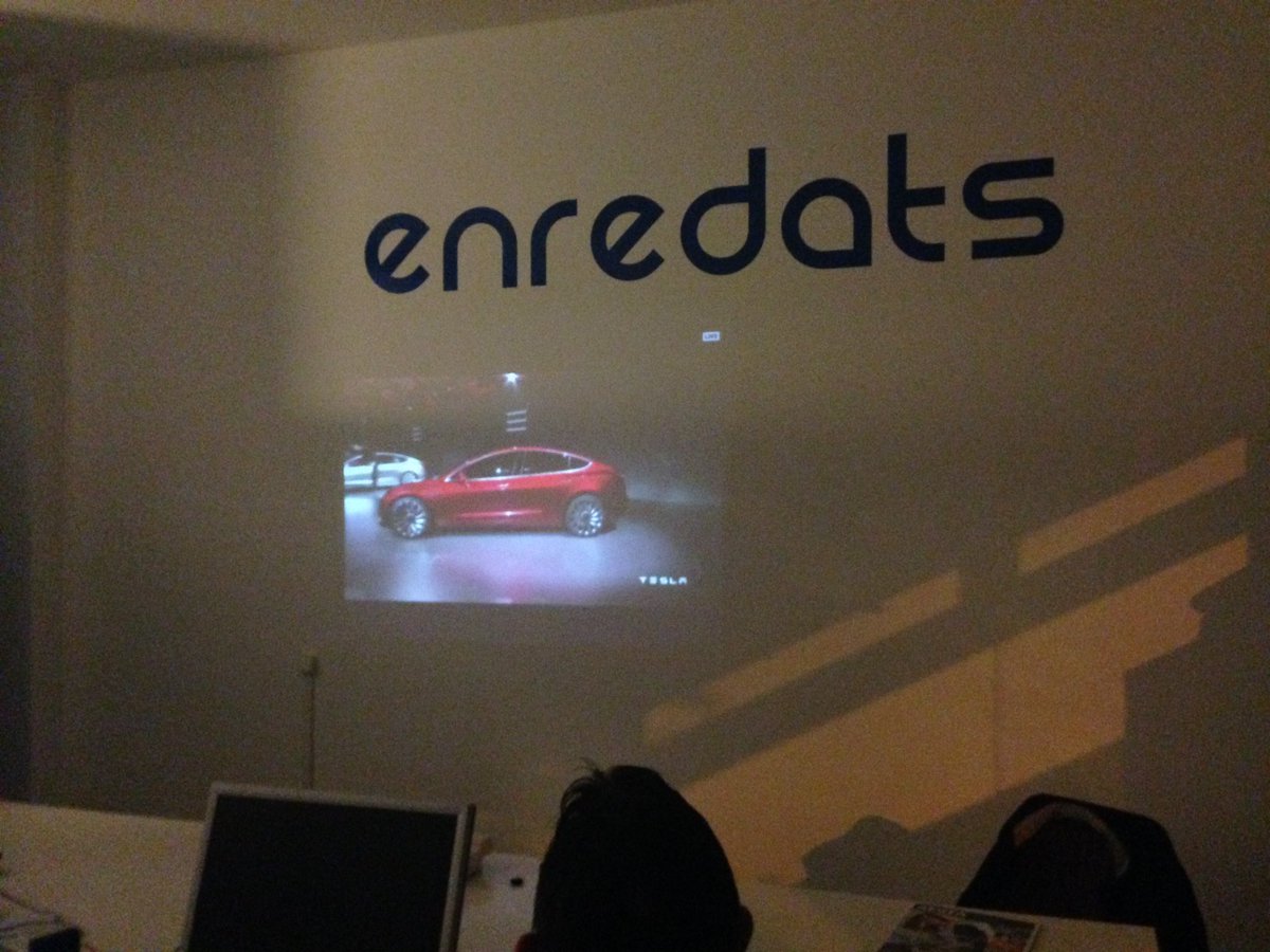 Volttour's tweet photo. Ja el tenim aquí!! #TeslaModel3 !! https://t.co/W7fS6PCkQv
