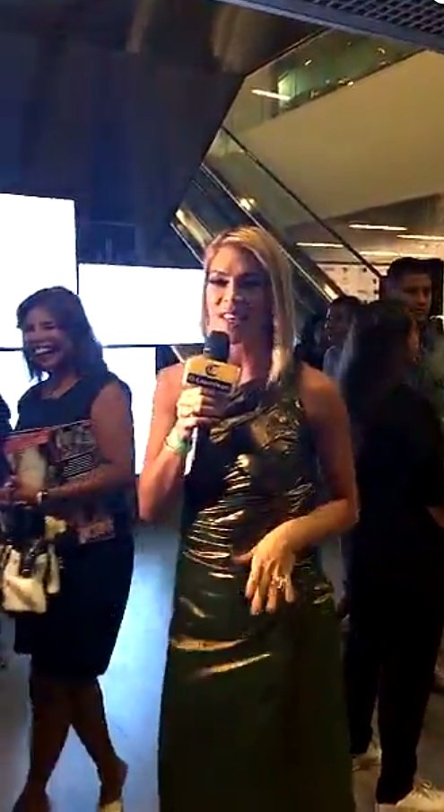 10JP08's tweet photo. @EstasenTodas también en el #LIFWeek2016 @Sheyla_RojasR https://t.co/ER6FzWm6G1