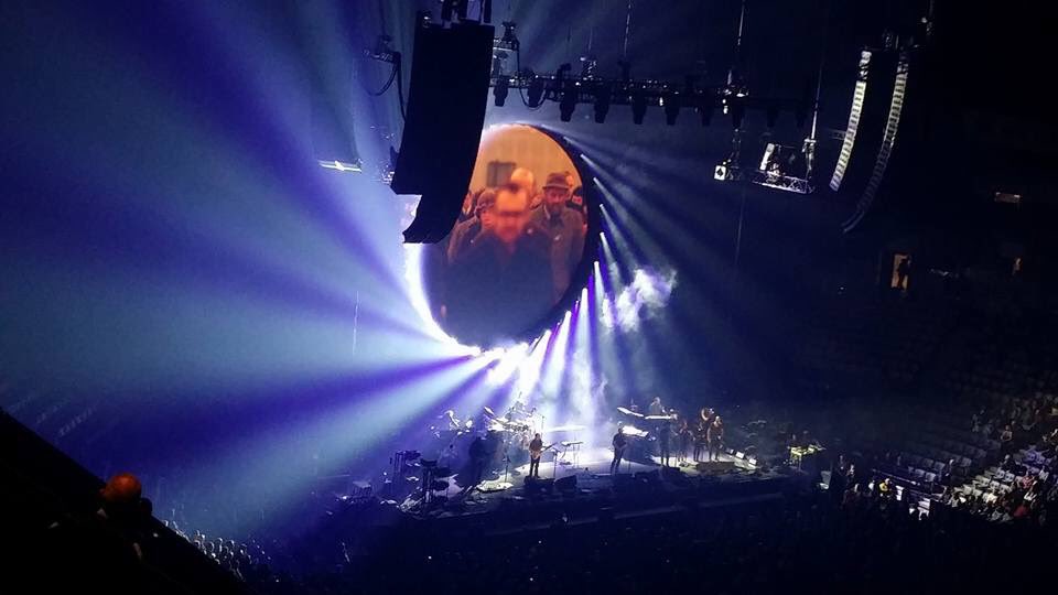 TammyCadue's tweet photo. David Gilmour rocking the ACC tonight in Toronto! #dgtoronto #musical_genius https://t.co/fRy0FwfbSc