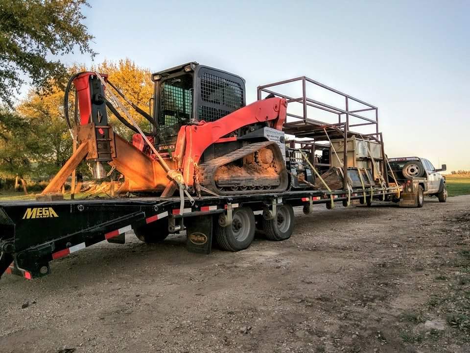 hrpservices's tweet photo. First load of equipment to Midlothian for covered arena work and fencing. https://t.co/RBhQ7zlttx #texas #horses https://t.co/G0a4LHEh1I