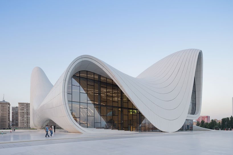 ForzaLand_ID's tweet photo. Heydar Aliyev Center. One of Zaha Hadid's notable works. #Architect #RIPZaha https://t.co/i36AUMgAQ5
