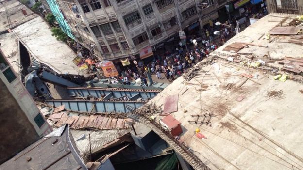 IndiaCircle's tweet photo. India Kolkata flyover collapse: Dozens remain trapped

#India #Kolkata #Flyover #collapse #rescue #Dozens #trap https://t.co/4PNvrF3w4f