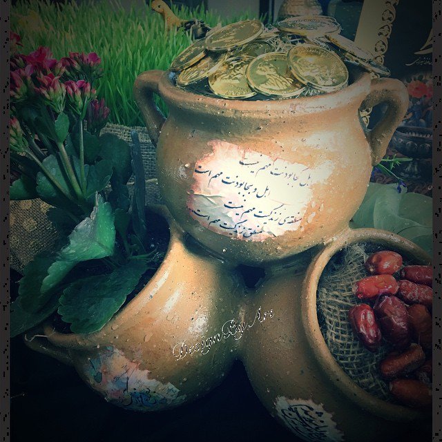 GoldInvestmentP's tweet photo. #Designbyari #ceramic #sofrehdesign #haftseen #iraniannewyear #norouz #norouzpirouz #sabze… https://t.co/uvSJFUpFvc https://t.co/1rY4LnAKsc