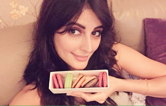 deletedd_acc_'s tweet photo. You may not have the best smile.

Neither the best eyes.

Or the best hair.

@manizhe

Just kidding you're perfect! https://t.co/zqjjxo3fEw