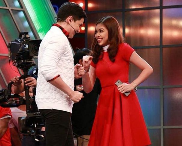 gmanetwork's tweet photo. .@mainedcm, muling babalik sa @SundayPinasaya ngayong Linggo! https://t.co/VUMqOk7vEj https://t.co/cw28svHyCt