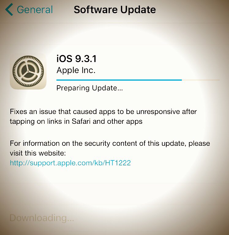 ZeeZoneZeeZ's tweet photo. iOS 9.3.1 ออกมาให้อัพอย่างเร่งด่วนแล้วครับ แก้ไขปัญหาหลักคือกดลิงค์ในซาฟารีแล้วค้าง สำหรับบางเครื่อง. #ios9 #ios9th https://t.co/4Eq6J4Pm8O