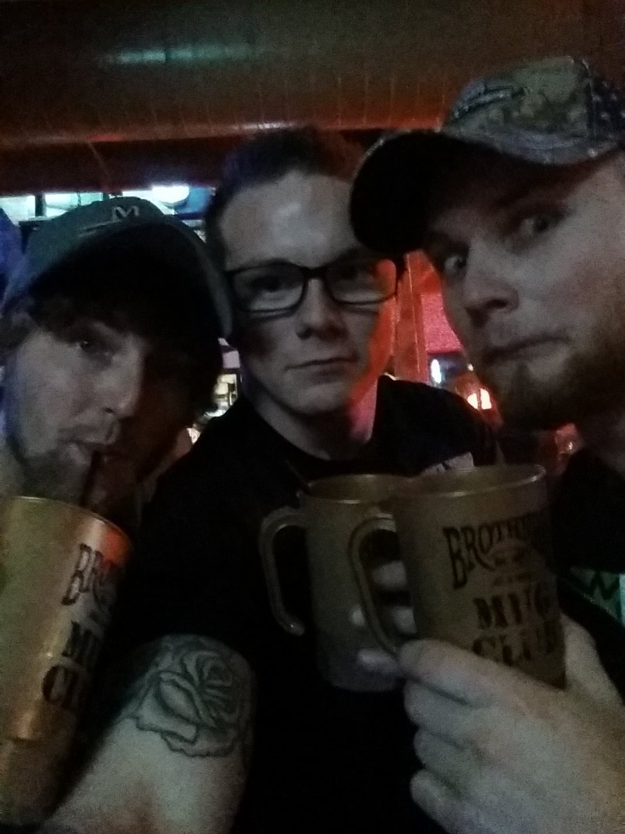 jaydong69's tweet photo. #brothersStcloud #upshow https://t.co/NyOSQOcret
