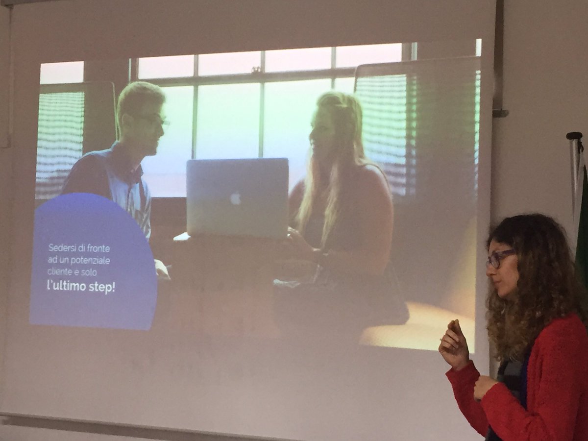 E ora tocca a <a href="/GiorgiaZed/">Hieade</a> che ci parla di #LinkedIn per il #commercialista.