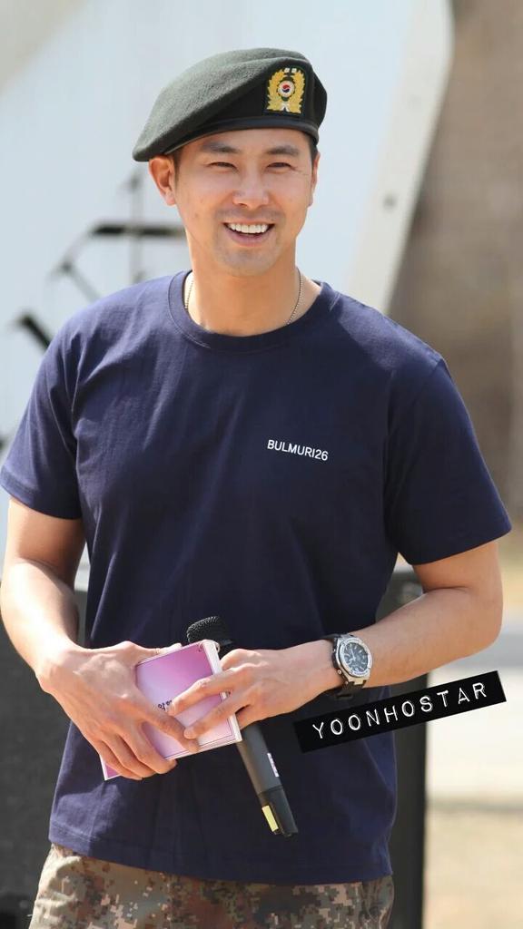 YunhoWorldIndo's tweet photo. Selamat sore.. *handsome Yunho *semakin mempesona ya? 😍😊💓 cr.onpic https://t.co/TB4yOcl5RU