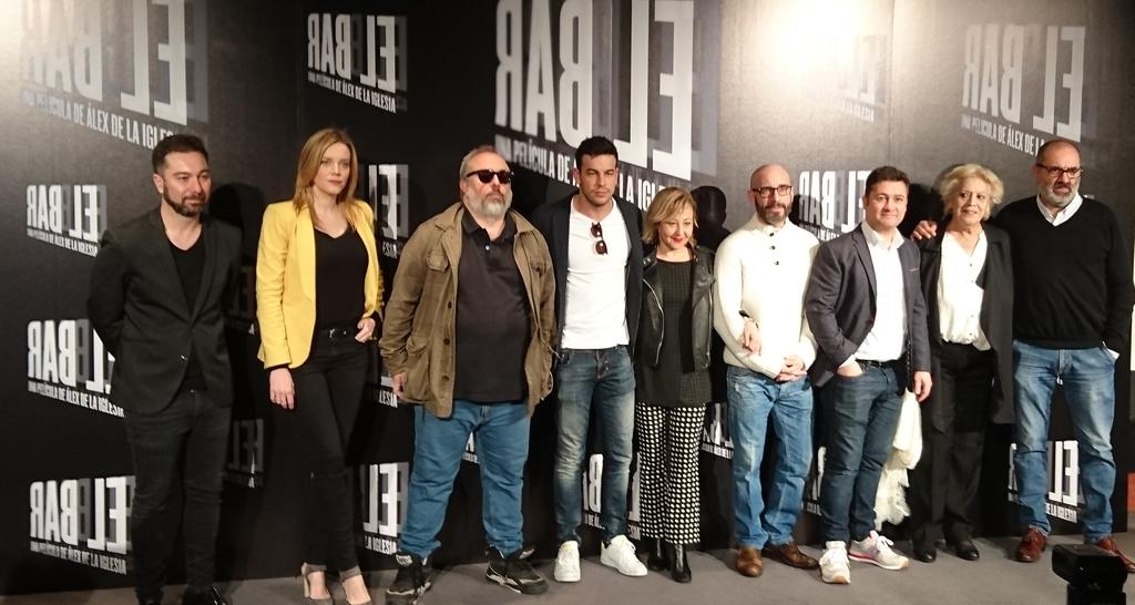 El rodaje de #ElBarLaPelícula, de <a href="/alexdelaIglesia/">De la Iglesia</a>, ya ha terminado. Sus protagonistas nos cuentan hoy cómo ha ido.